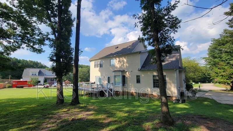 Huge Home in Wake Forest property image