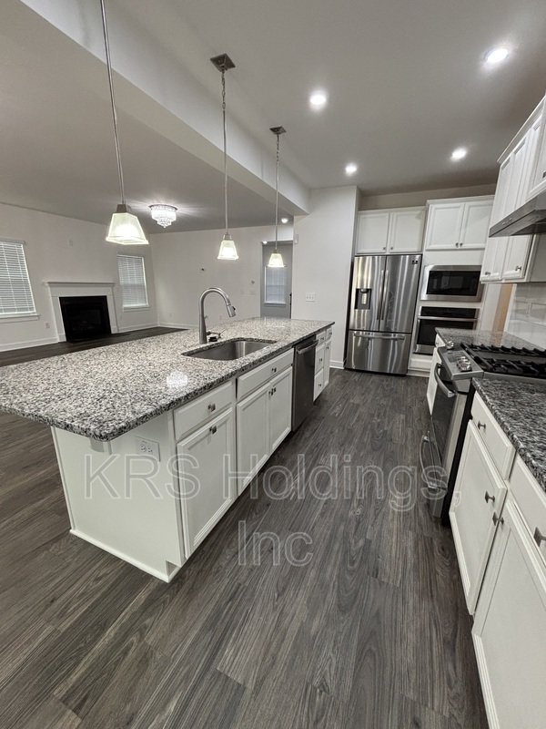 4 Bedroom in Amazing Location! property image