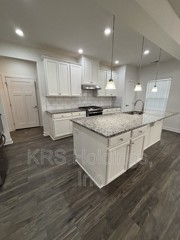 4 Bedroom in Amazing Location! property image