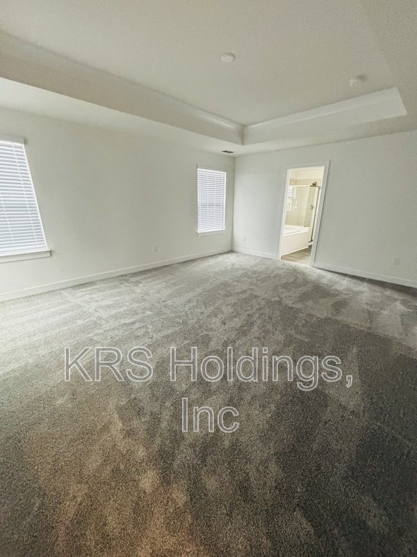 4 Bedroom in Amazing Location! property image
