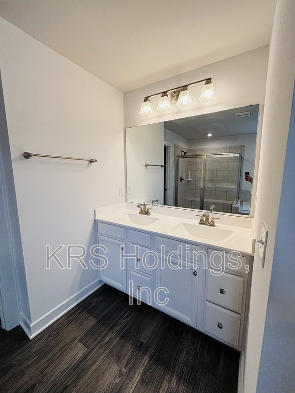 4 Bedroom in Amazing Location! property image