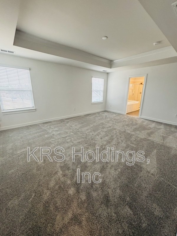 4 Bedroom in Amazing Location! property image