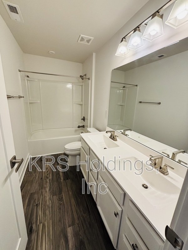 4 Bedroom in Amazing Location! property image