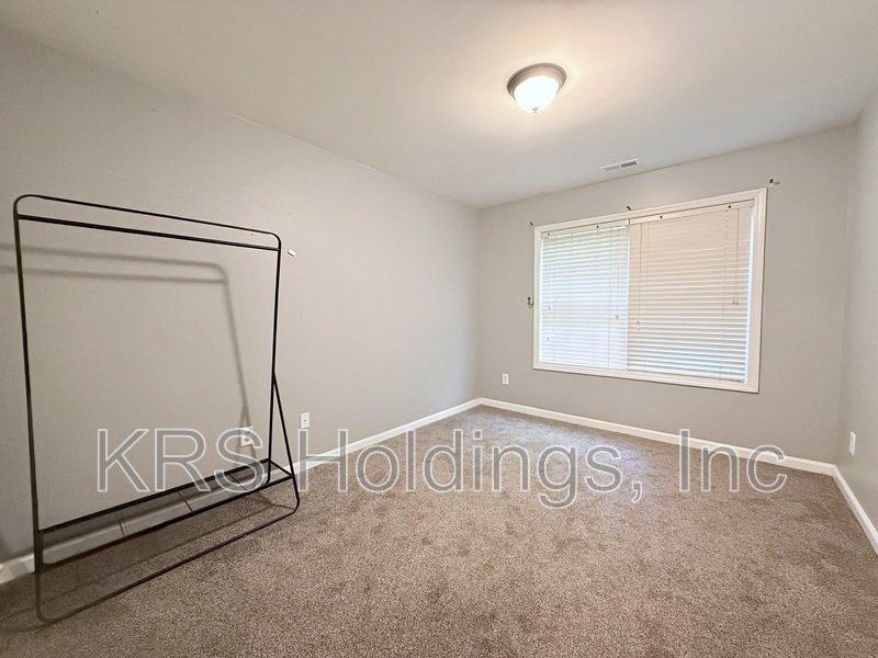 Charming 2 Bedroom Ground Floor Condo in Cary! property image
