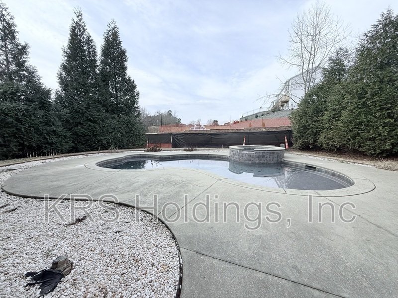 Heritage Home with a Pool! property image