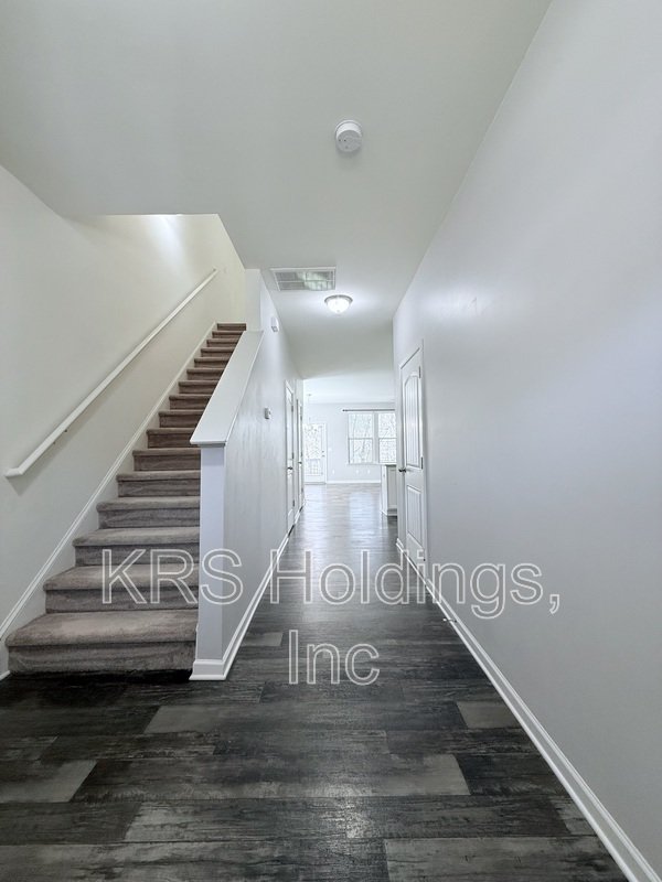 End Unit Townhome with a Basement in Clayton! property image