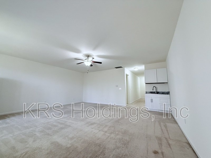 End Unit Townhome with a Basement in Clayton! property image