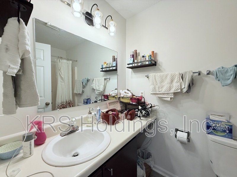 Chapel Hill Townhome for Rent – Convenient to UNC property image
