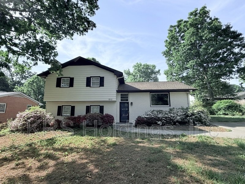FREE JUNE RENTS in Adorable Home in Greenwood Farms! property image