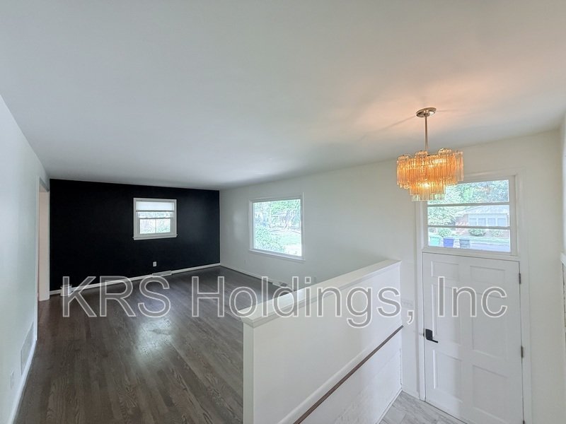 FREE JUNE RENTS in Adorable Home in Greenwood Farms! property image