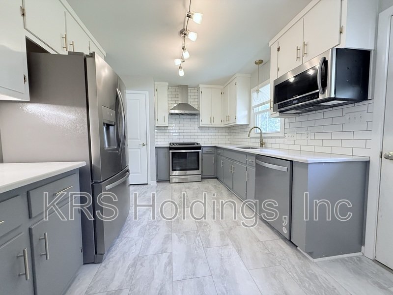 FREE JUNE RENTS in Adorable Home in Greenwood Farms! property image
