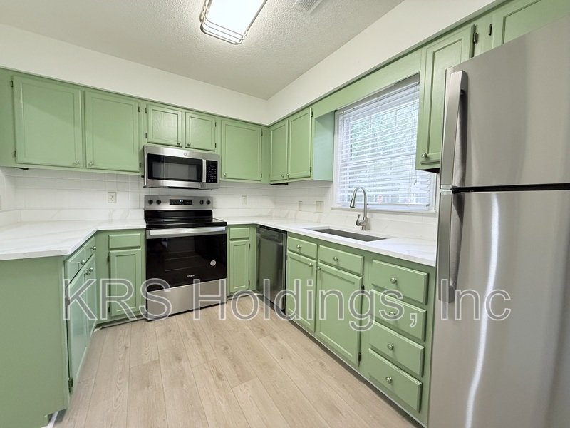 FREE RENT in Perfect North Raleigh Location! property image