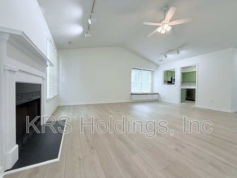 FREE RENT in Perfect North Raleigh Location! property image