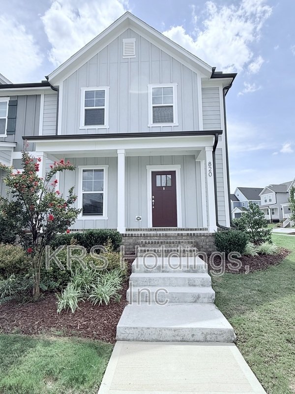 Stunning End-Unit Townhome in Highly Desirable Holding Village! property image