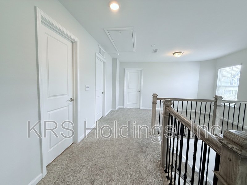 Stunning End-Unit Townhome in Highly Desirable Holding Village! property image