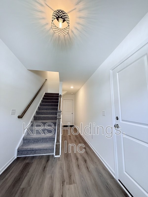Move In Ready Townhome with Screened in Porch and Golf Course Views! property image