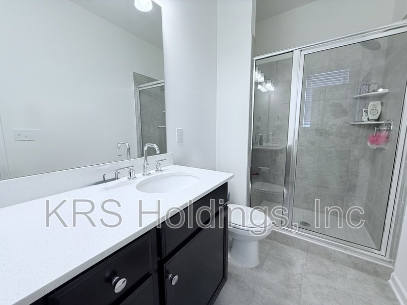 Move In Ready Townhome with Screened in Porch and Golf Course Views! property image