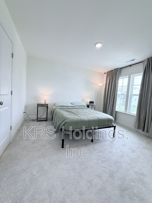Immaculate Corner-Lot Home in Sydney Creek property image