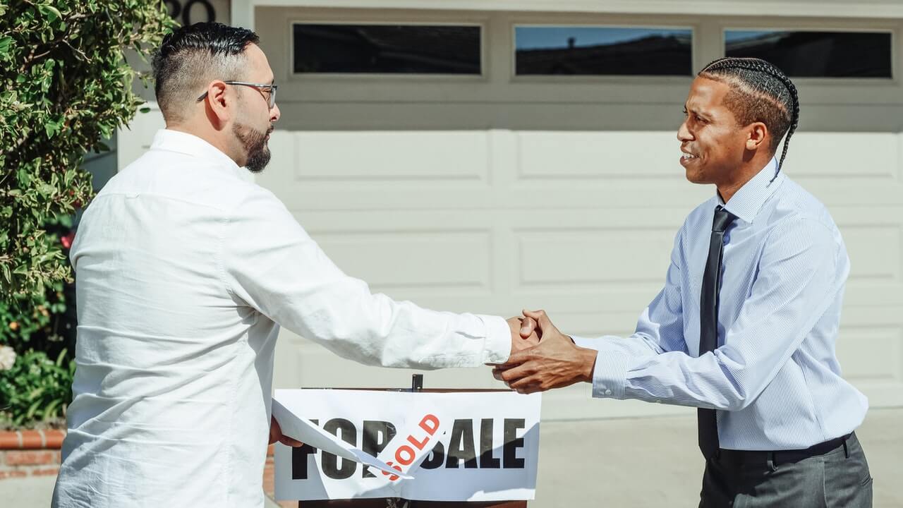 tenant and landlord handshake